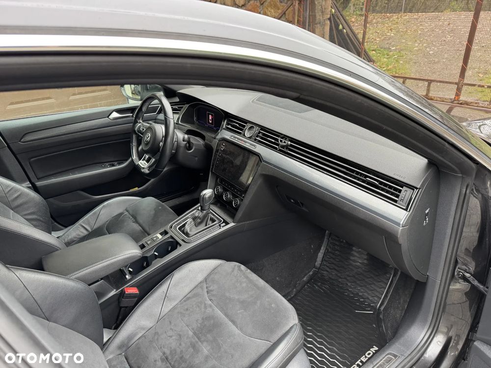 Volkswagen Arteon 2.0 TDI SCR R-Line DSG - 36