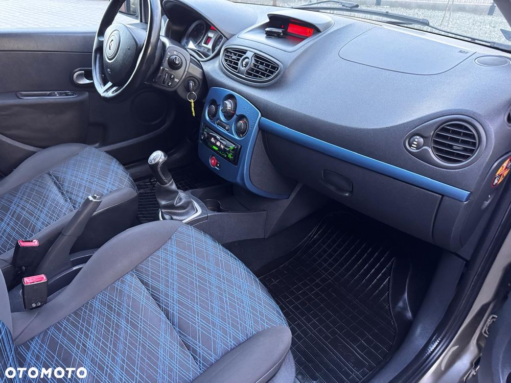 Renault Clio - 15