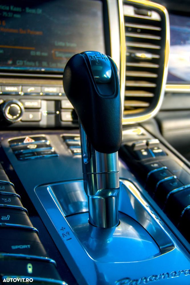 Porsche Panamera - 8