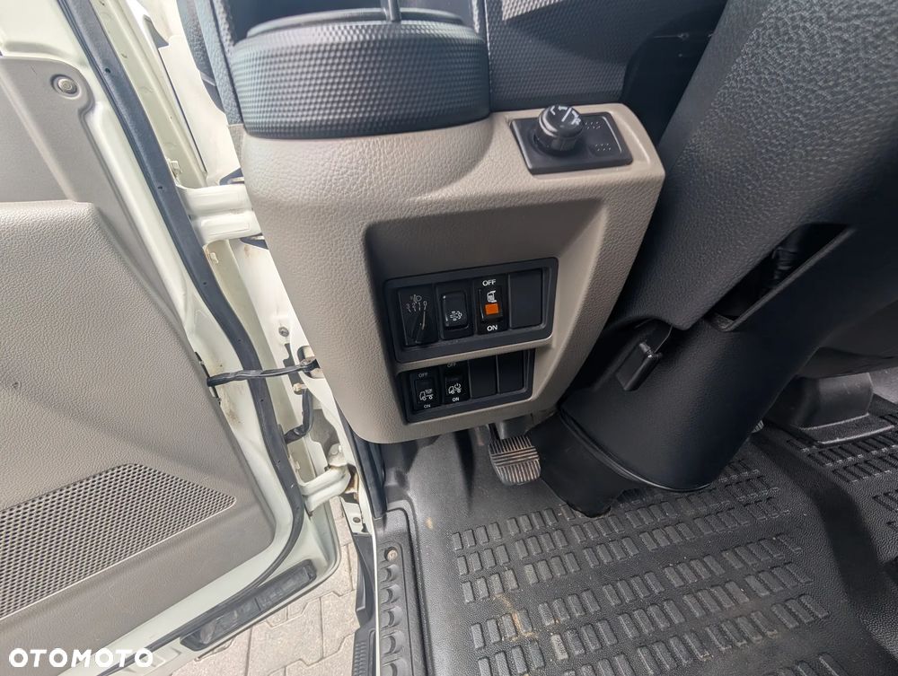Nissan NT400 - 19