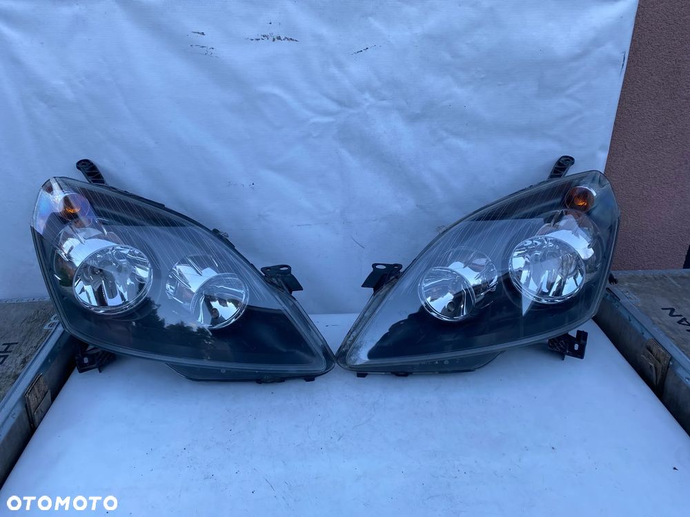 lampy opel zafira b komplet eu całe - 1