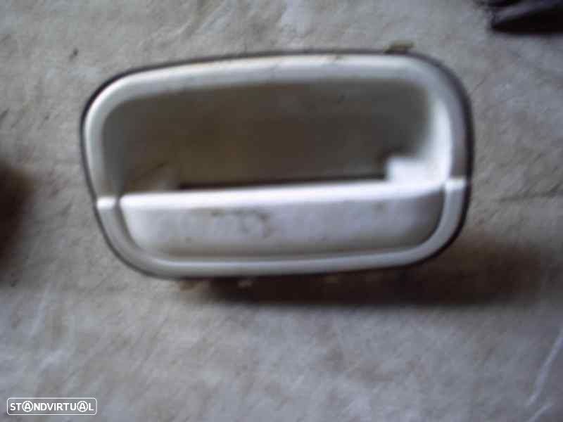 PUXADOR EXTERIOR TRASEIRO DIREITO OTROS MODELOS - 1