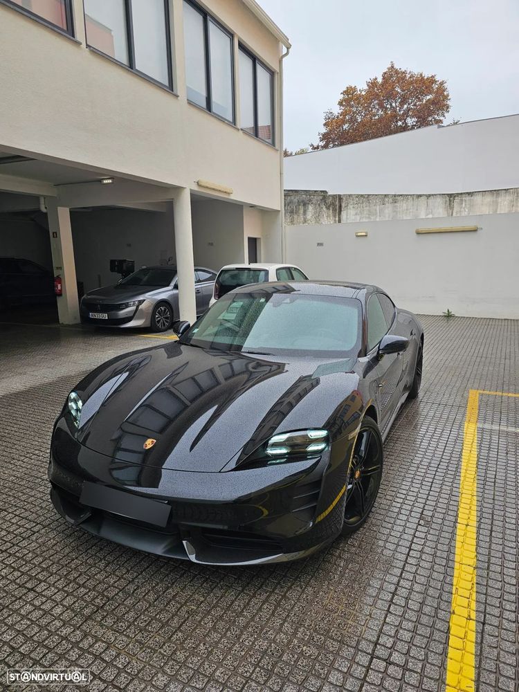 Porsche Taycan Turbo S - 9
