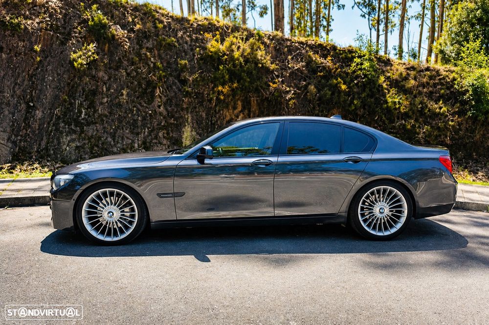 BMW 740 d Pack M - 7