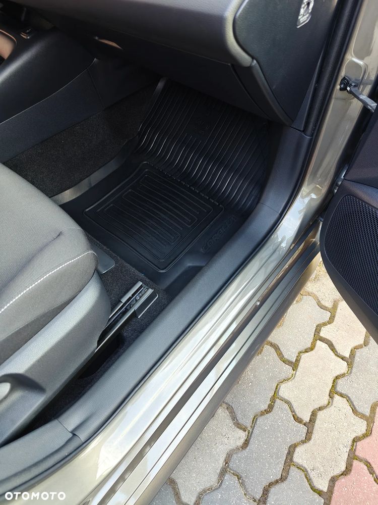 Toyota Corolla 2.0 Hybrid Comfort - 21