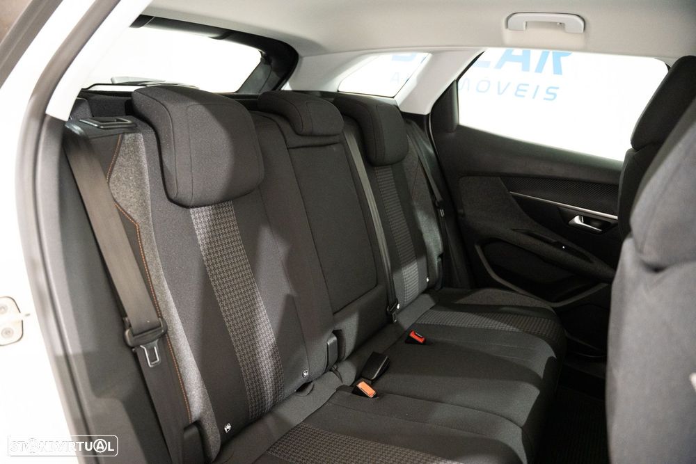 Peugeot 3008 1.2 PureTech Active - 18