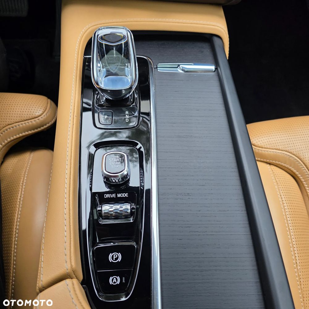 Volvo XC 90 - 30