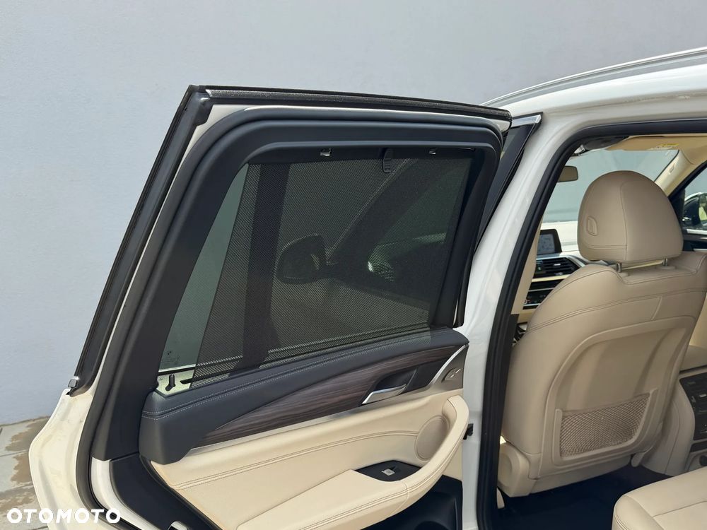 BMW X3 xDrive20d Luxury Line - 13