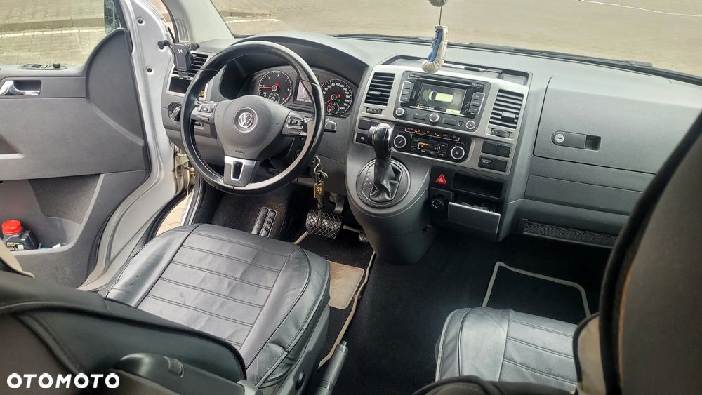 Volkswagen Caravelle - 15