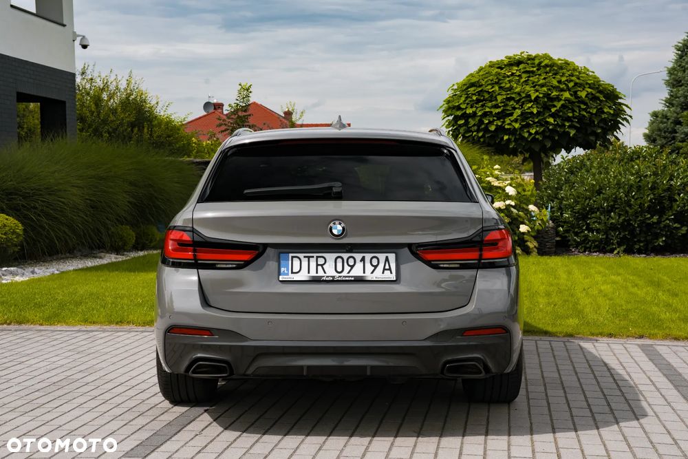 BMW Seria 5 520d xDrive Touring M Sport Edition - 16