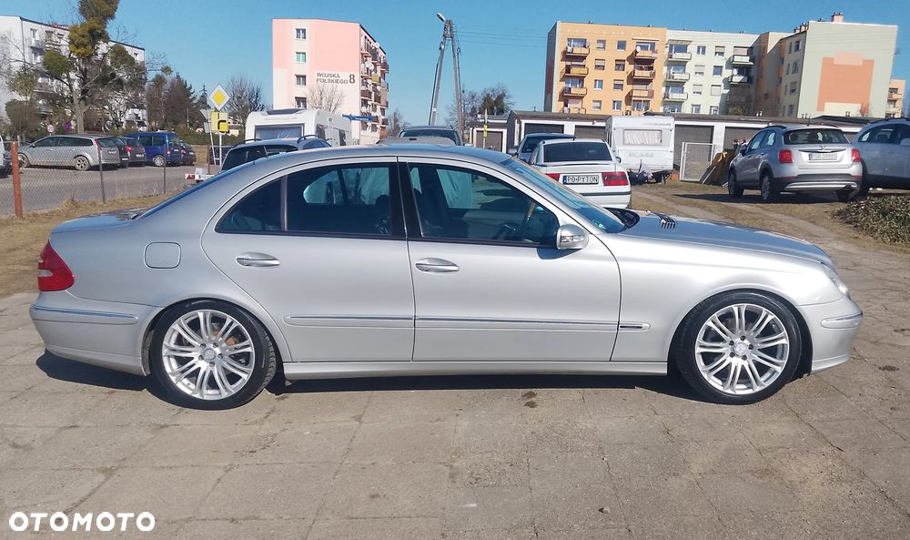 Mercedes-Benz Klasa E 240 4Matic Avantgarde - 4