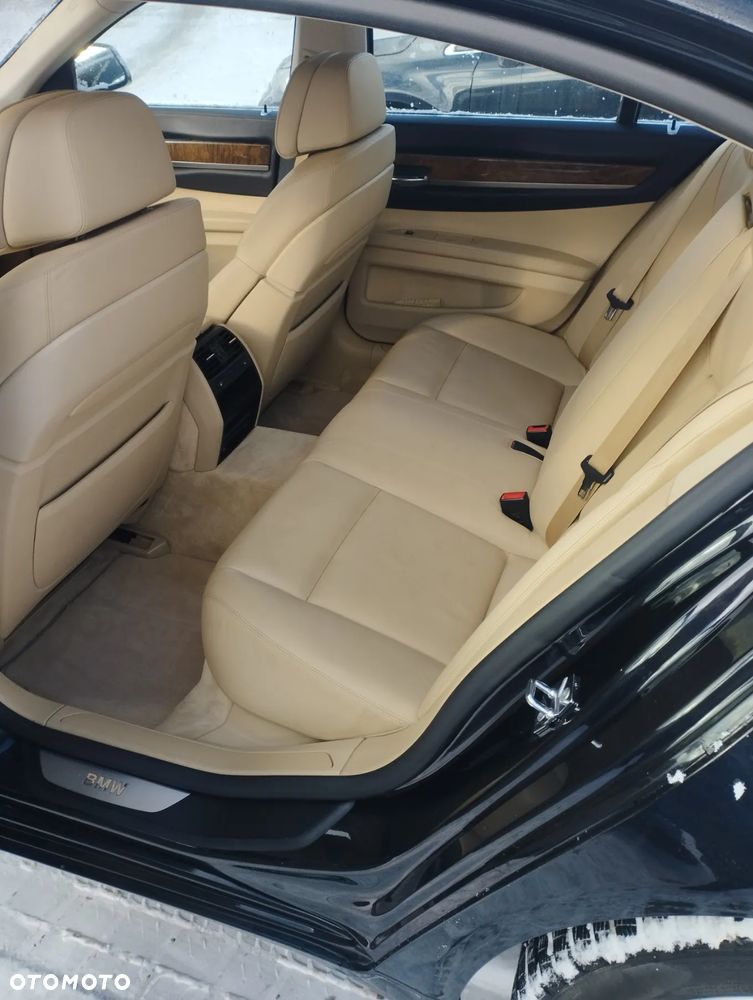 BMW Seria 7 740i - 19