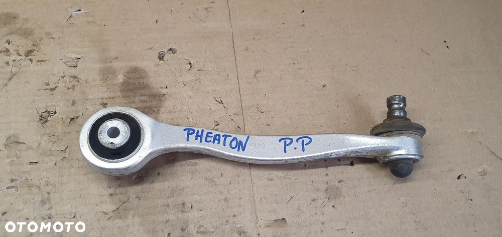 Wahacz prawy przód przedni górny VW Phaeton - 1