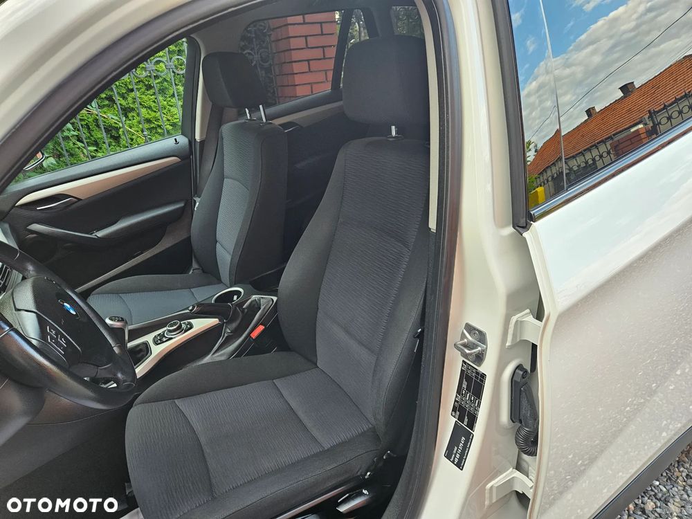 BMW X1 sDrive18d Sport Line - 11