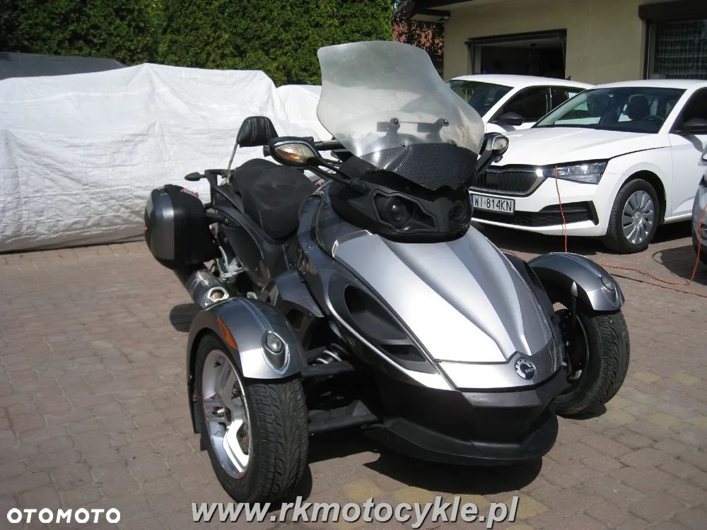 Can-Am Spyder - 2