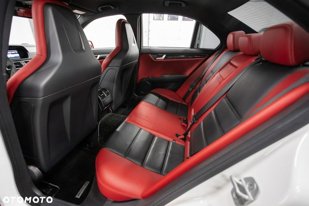 Mercedes-Benz Klasa C 63 AMG 7G-TRONIC Performance Plus SPORT EDITION - 27