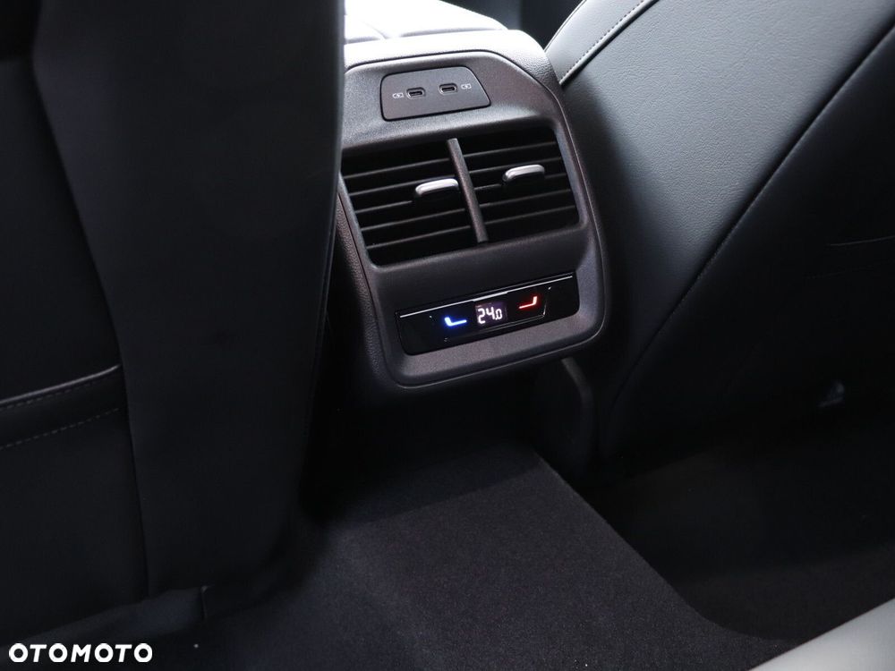 Volkswagen Passat - 20