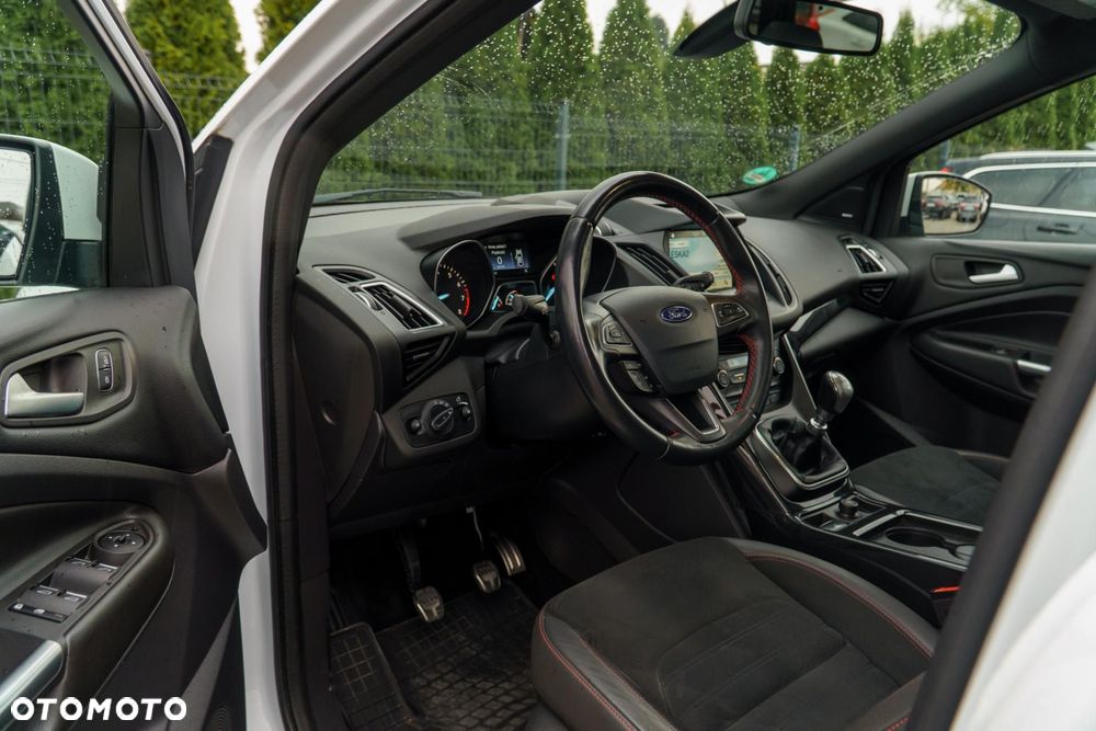 Ford Kuga - 10