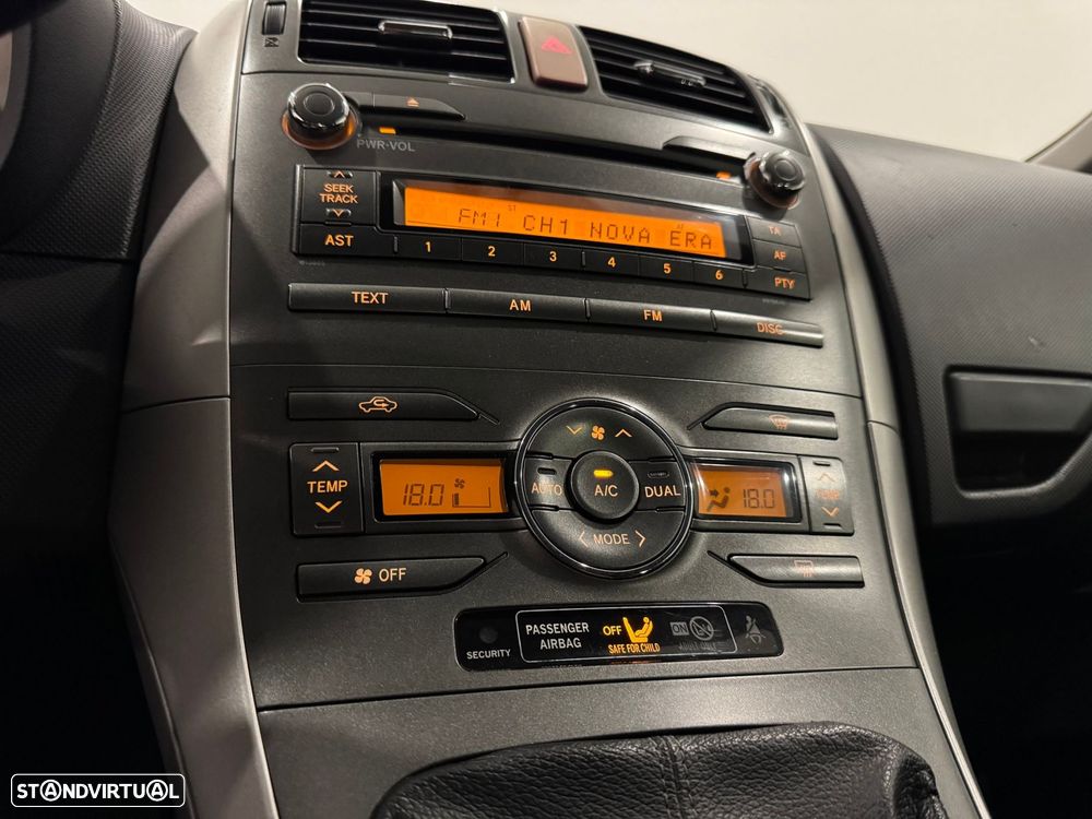 Toyota Auris 1.4 D-4D Sol - 9