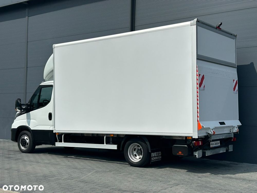Iveco Daily 40C18 35C18 3.0 HPI Hi-Matic Kontener 8 palet + winda 1000kg + drzwi boczne **Tylko 88tyś. km.**Kamera**Klima**LED**Super stan**2023R** - 3