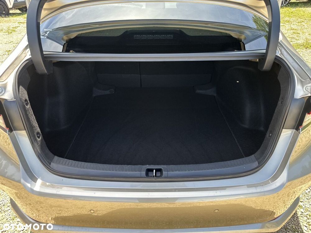 Toyota Corolla - 13