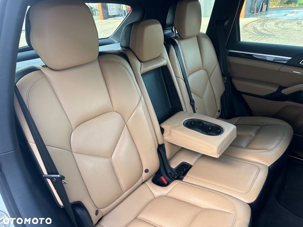 Porsche Cayenne Diesel Platinum Edition - 32