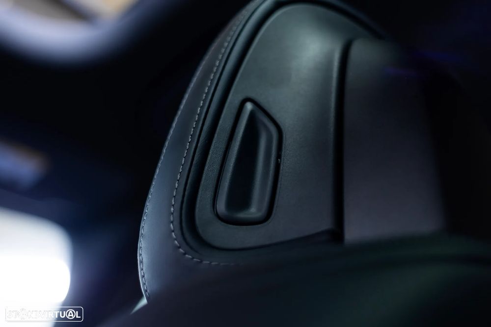 Mercedes-Benz E 300 Standard - 26