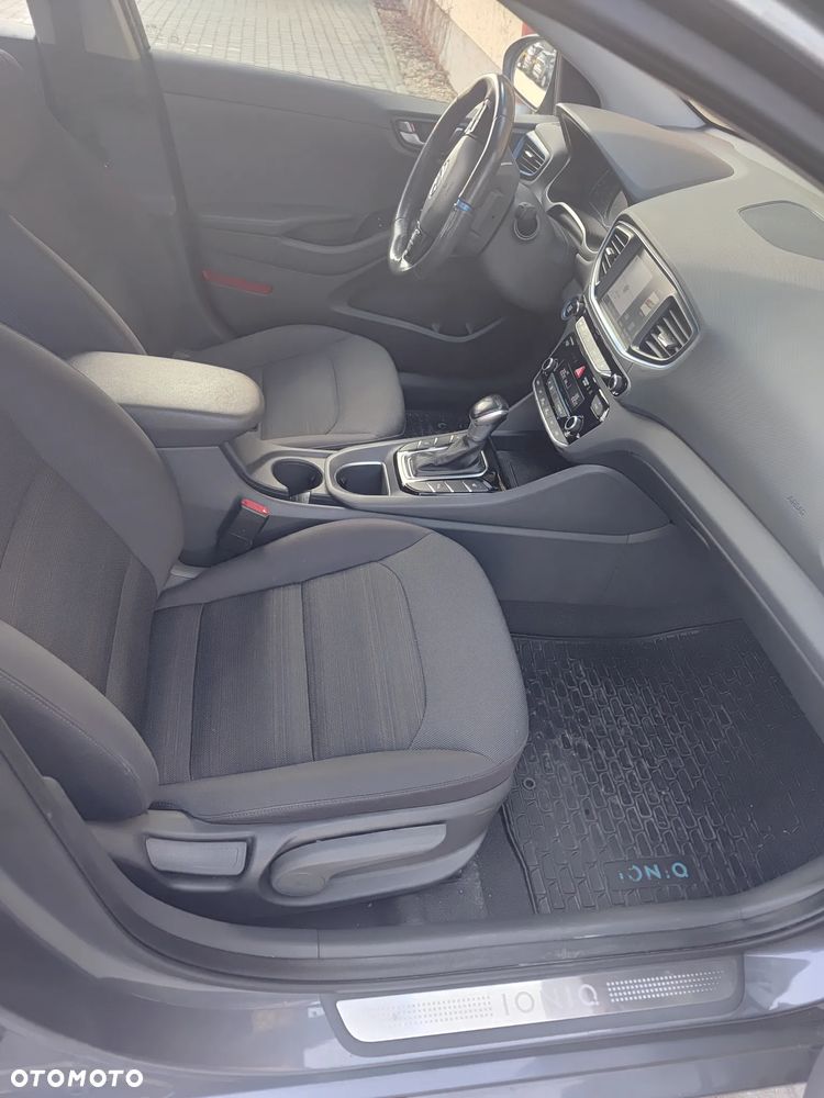 Hyundai IONIQ Hybrid Business - 5