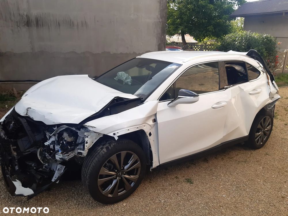 Lexus UX 250h F SPORT - 7