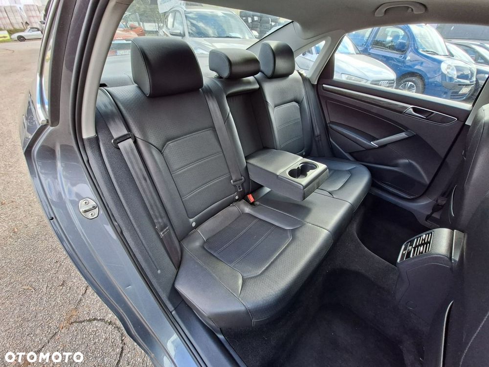 Volkswagen Passat - 26