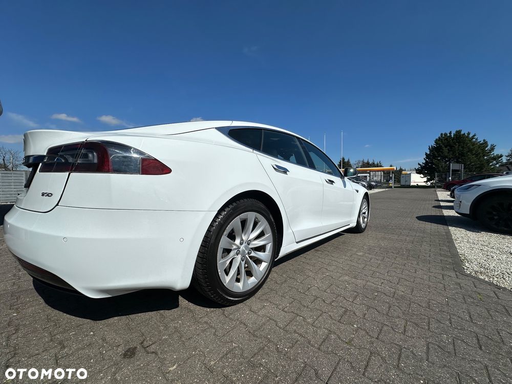 Tesla Model S 90 D - 9