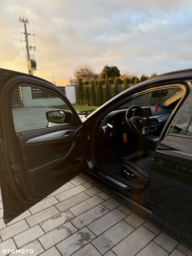 BMW Seria 5 530d Luxury Line - 9