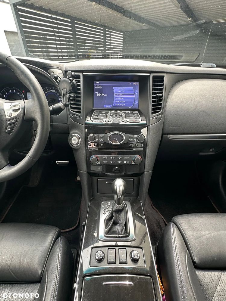 Infiniti QX70 3.7 S Premium - 11