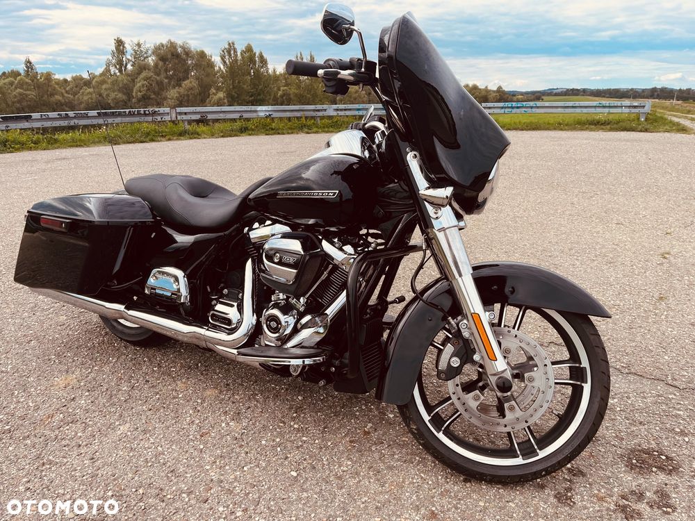 Harley-Davidson Touring Street Glide - 2