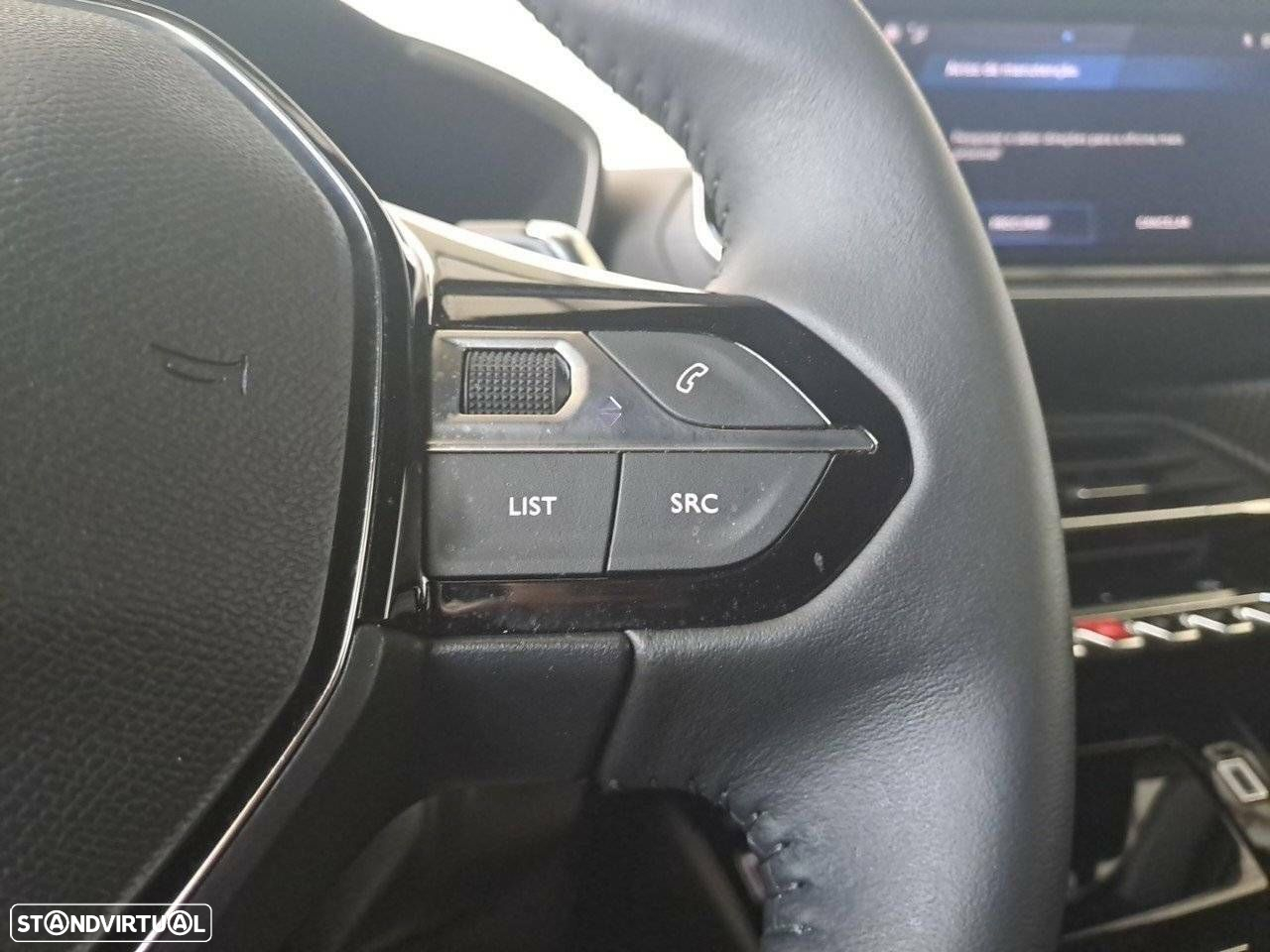 Peugeot 2008 1.2 PureTech Allure EAT8 - 17