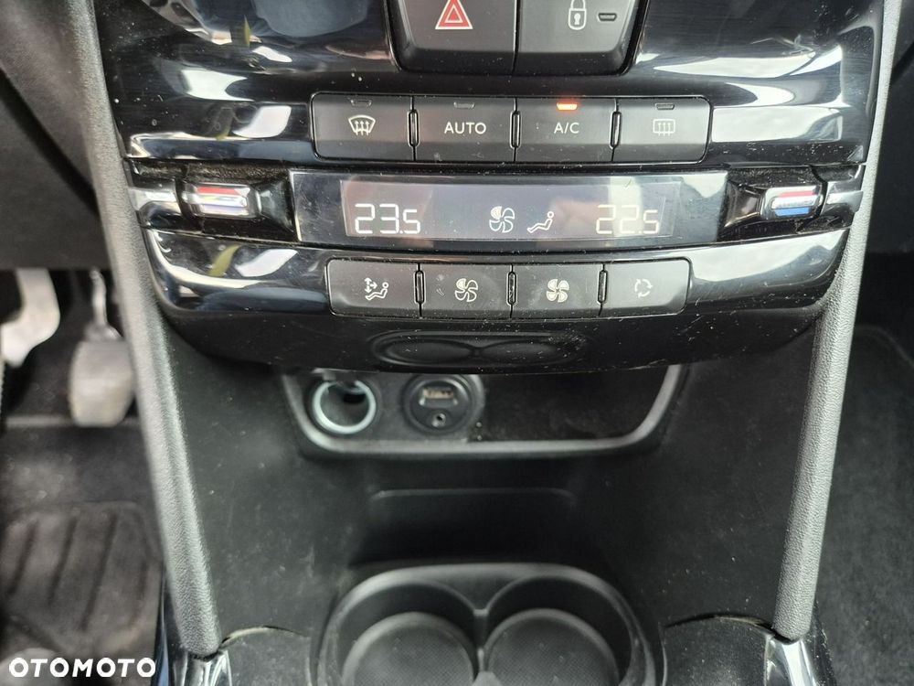 Peugeot 2008 - 12