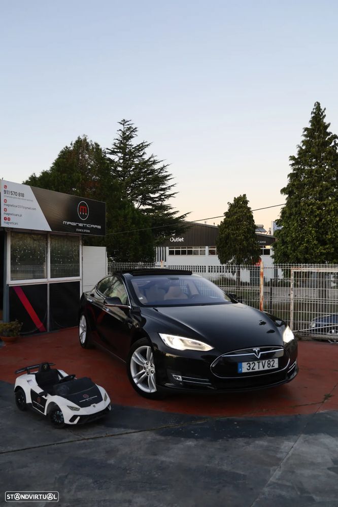 Tesla Model S 85D - 7