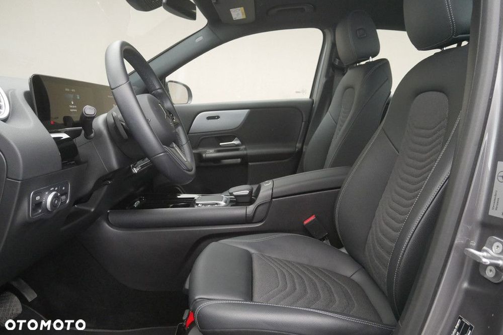 Mercedes-Benz GLA - 12