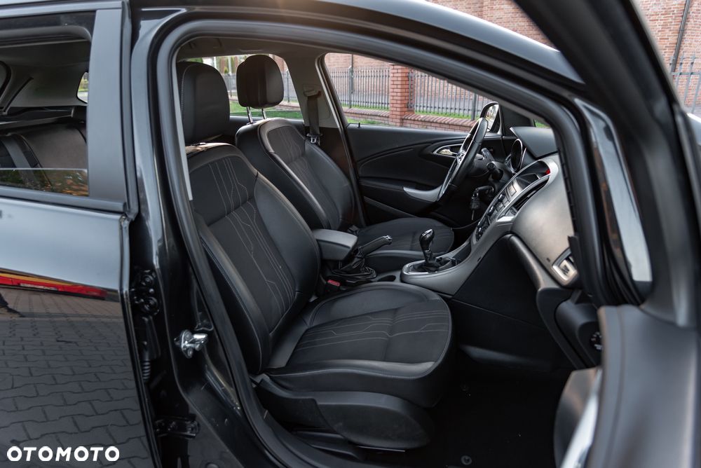 Opel Astra 2.0 CDTI Cosmo - 23