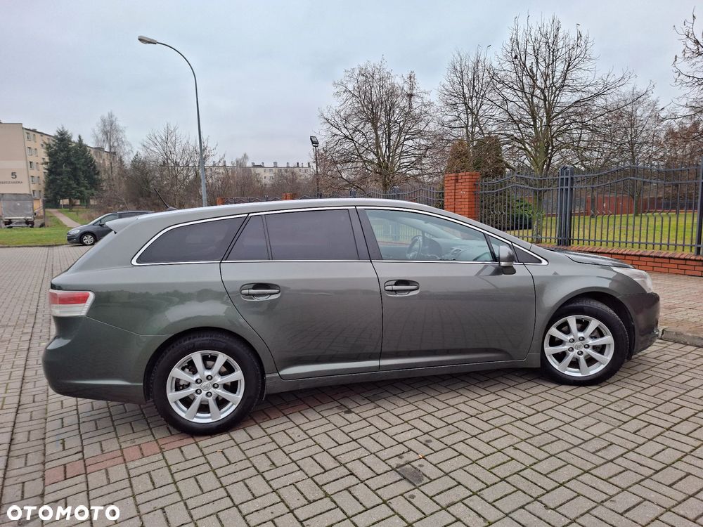 Toyota Avensis 2.0 Sol plus NAVI - 3