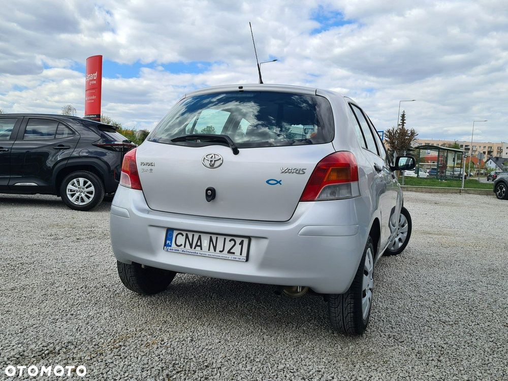 Toyota Yaris 1.0 Luna A/C - 2