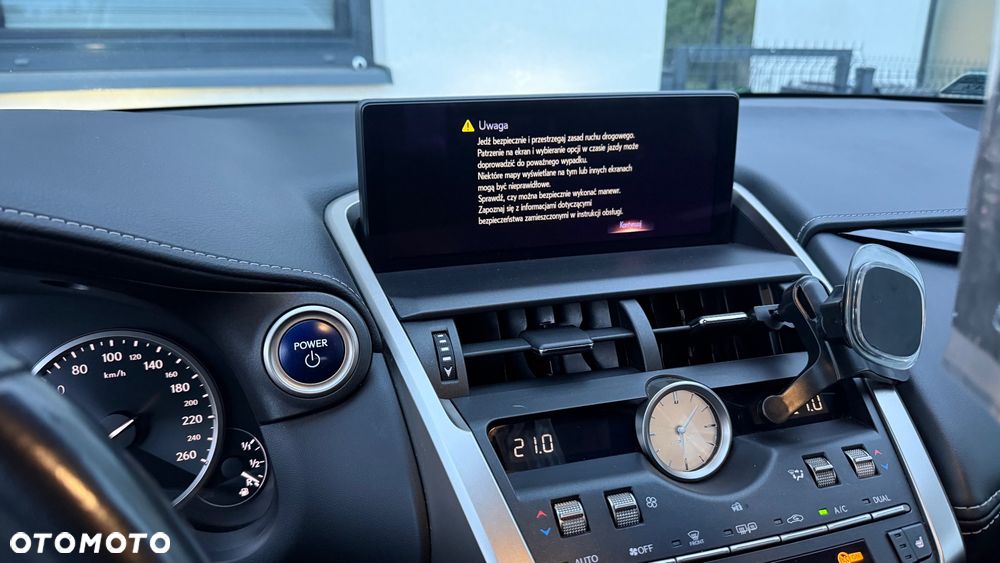 Lexus NX 300h Business Edition AWD - 23