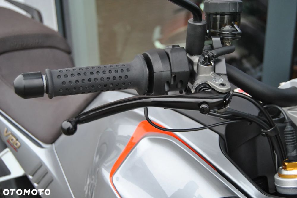 Moto Guzzi V100 Mandello - 17