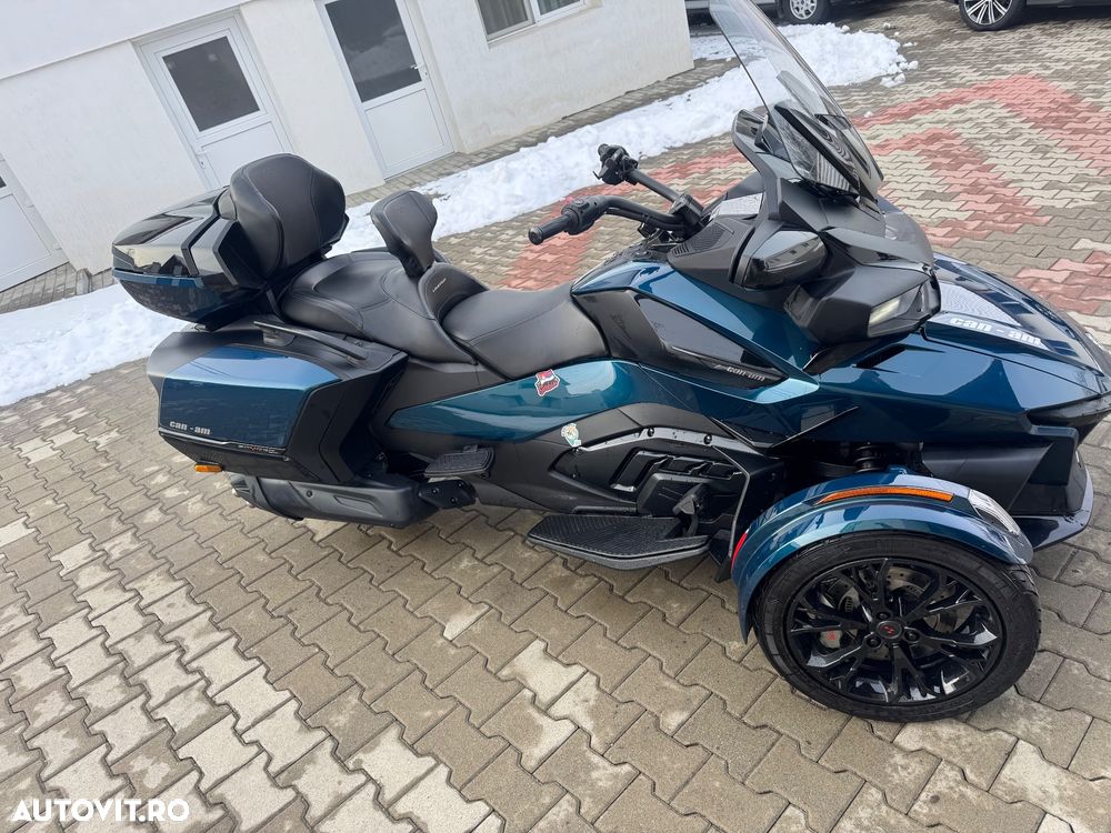 Can-Am Spyder - 8