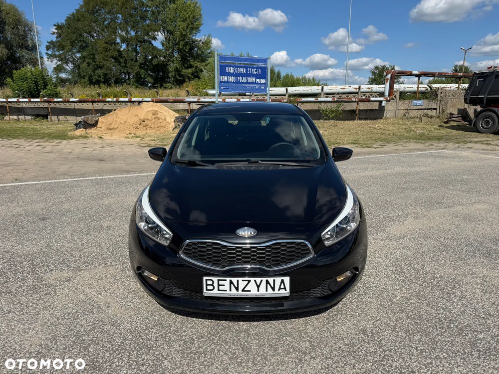 Kia Ceed 1.4 CVVT Dream Team Edition - 9
