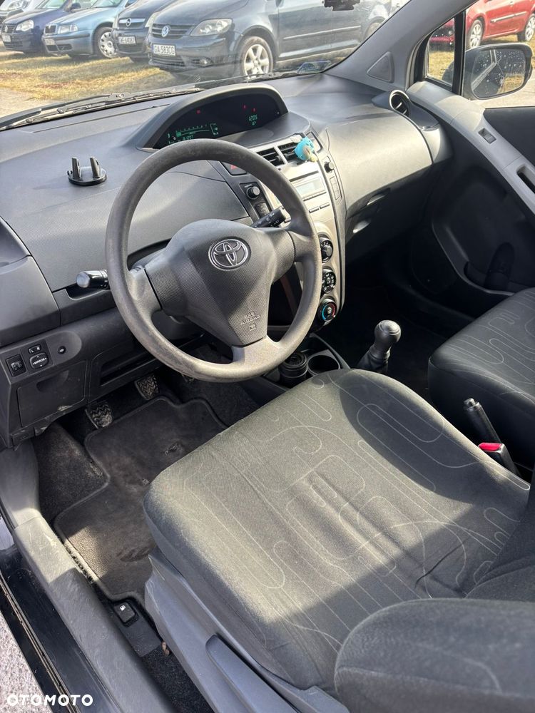Toyota Yaris 1.0 Entry - 5