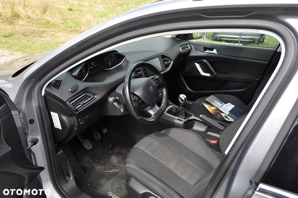 Peugeot 308 1.6 BlueHDi Allure S&S - 10