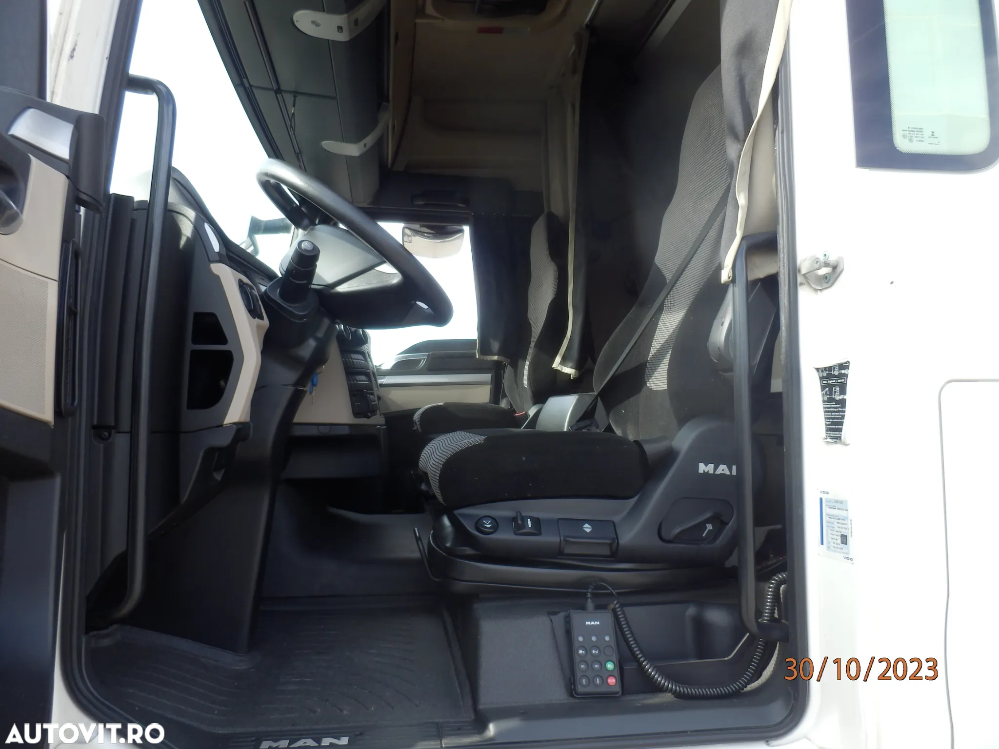 MAN TGX 18.460 MEGA Low Deck - 15