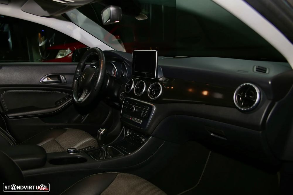 Mercedes-Benz CLA 180 Shooting Brake d Urban - 7