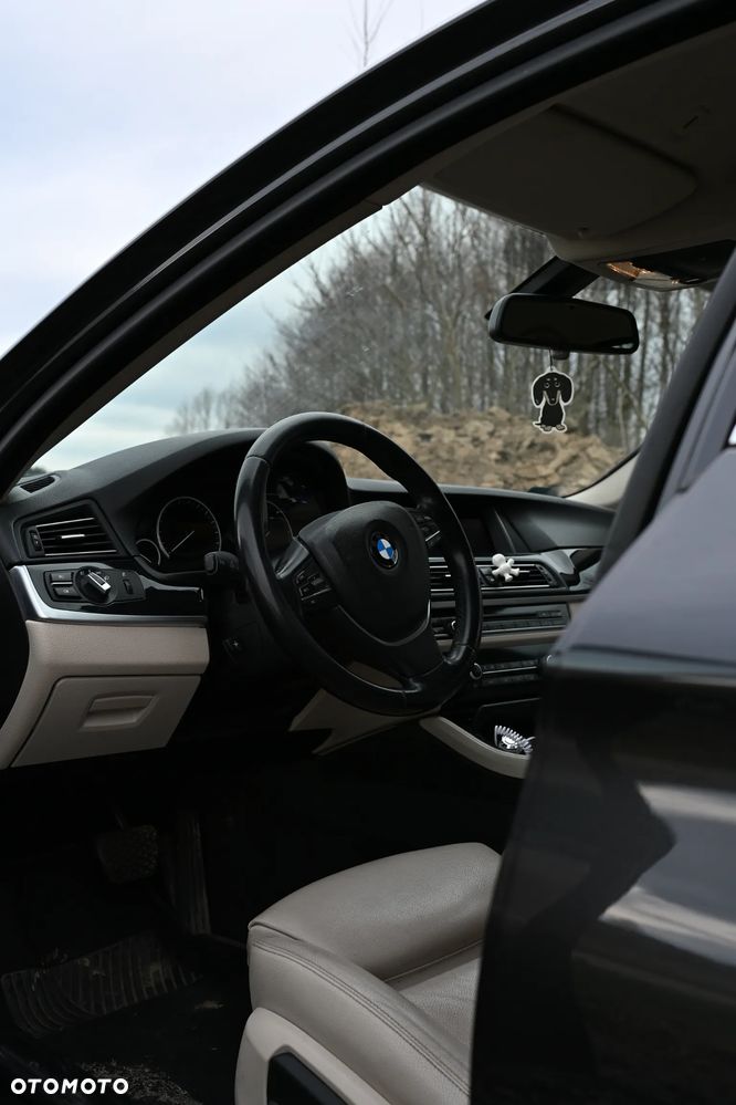 BMW Seria 5 520d xDrive - 4